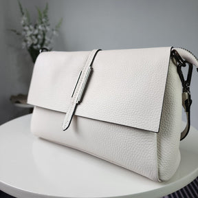 Bolsa Feminina de Couro  Bolsa Feminina de Couro Legítimo  Bolsa de Couro  Bolsa de couro Barata  Bolsa de Couro em Promoção  Bolsa de Couro Animal  