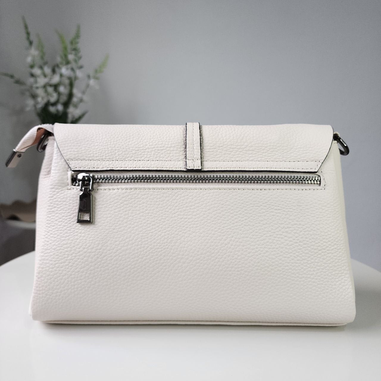 Bolsa Feminina de Couro  Bolsa Feminina de Couro Legítimo  Bolsa de Couro  Bolsa de couro Barata  Bolsa de Couro em Promoção  Bolsa de Couro Animal  